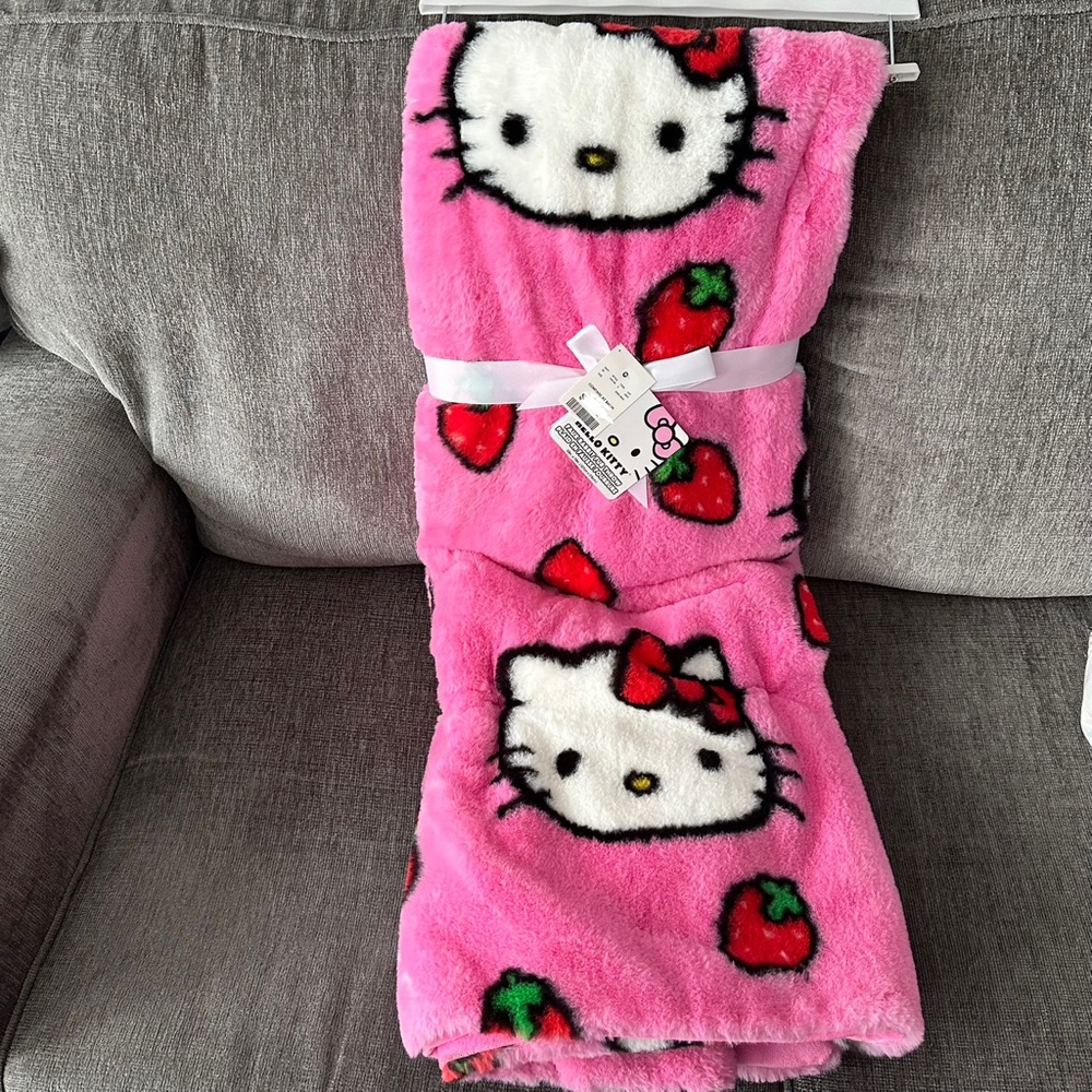 Hello Kitty Pink Fleece Blanket